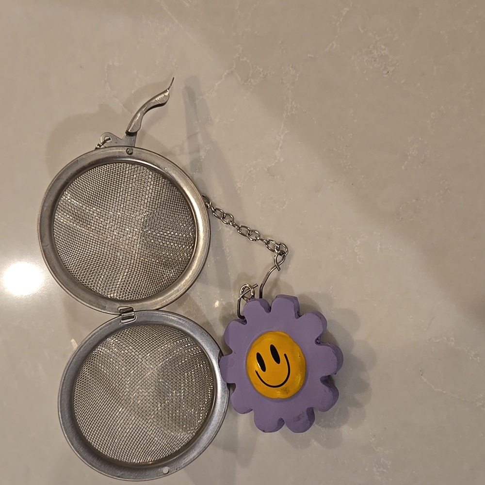 Purple Flower Tea Infuser with Smiley Face
